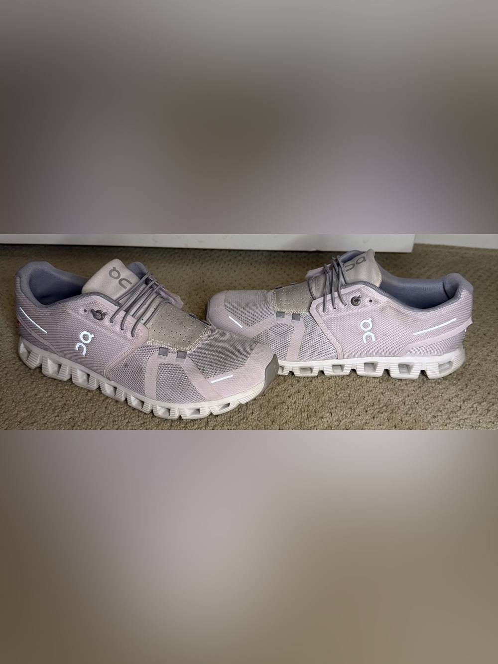 On Running Women’s Cloud Sneakers in Light Lavender - Picture 2 of 5